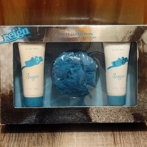 NWT!! *Discontinued* REIGN by DEB Bath & Body Set